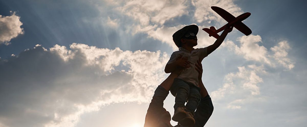 silhouettes-sky-with-clouds-father-and-little-so-2023-11-29-03-47-36-utc